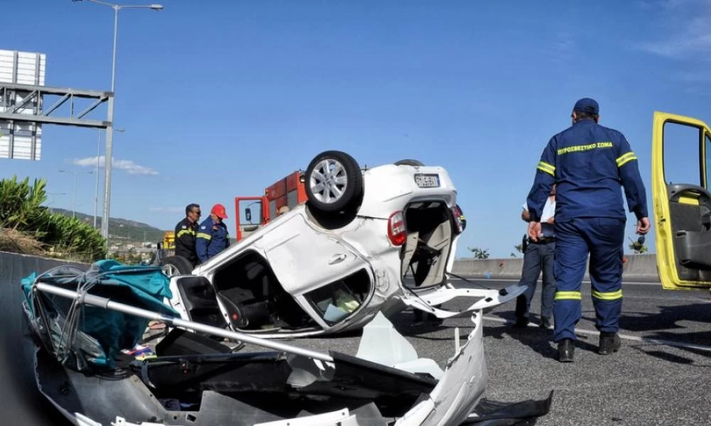 Κόρινθος: Τροχαίο ατύχημα με δύο εγκλωβισμένους στον Ισθμό